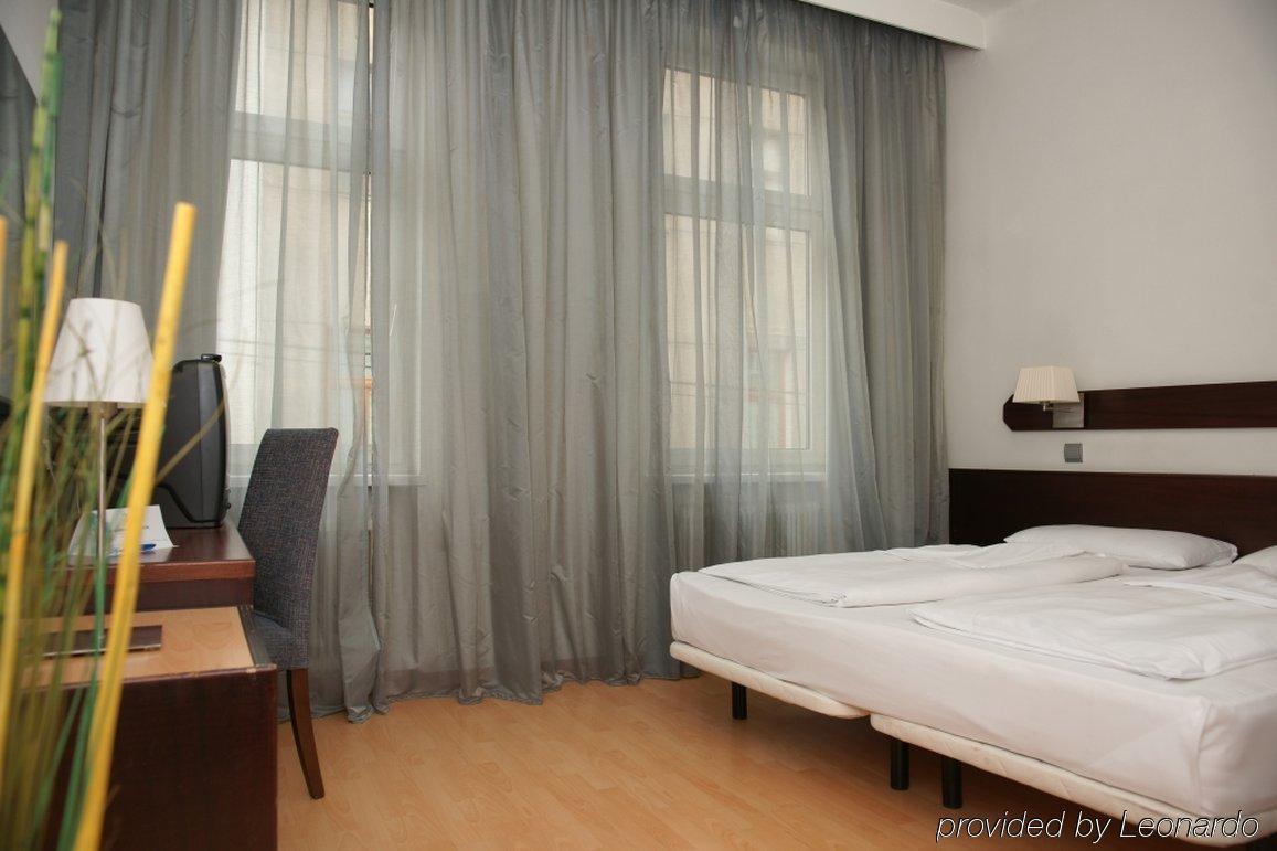 Mate Dependance Hotel
